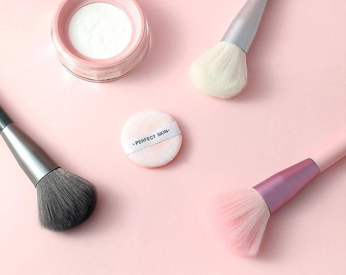 MINISO Macaron collection: makeup brushes and powder container