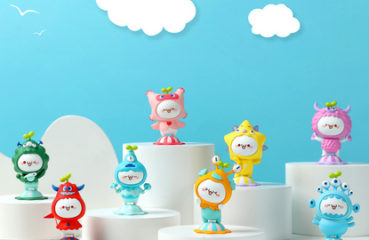 MINISO Blind Box: white characters in costume figurines against blue background